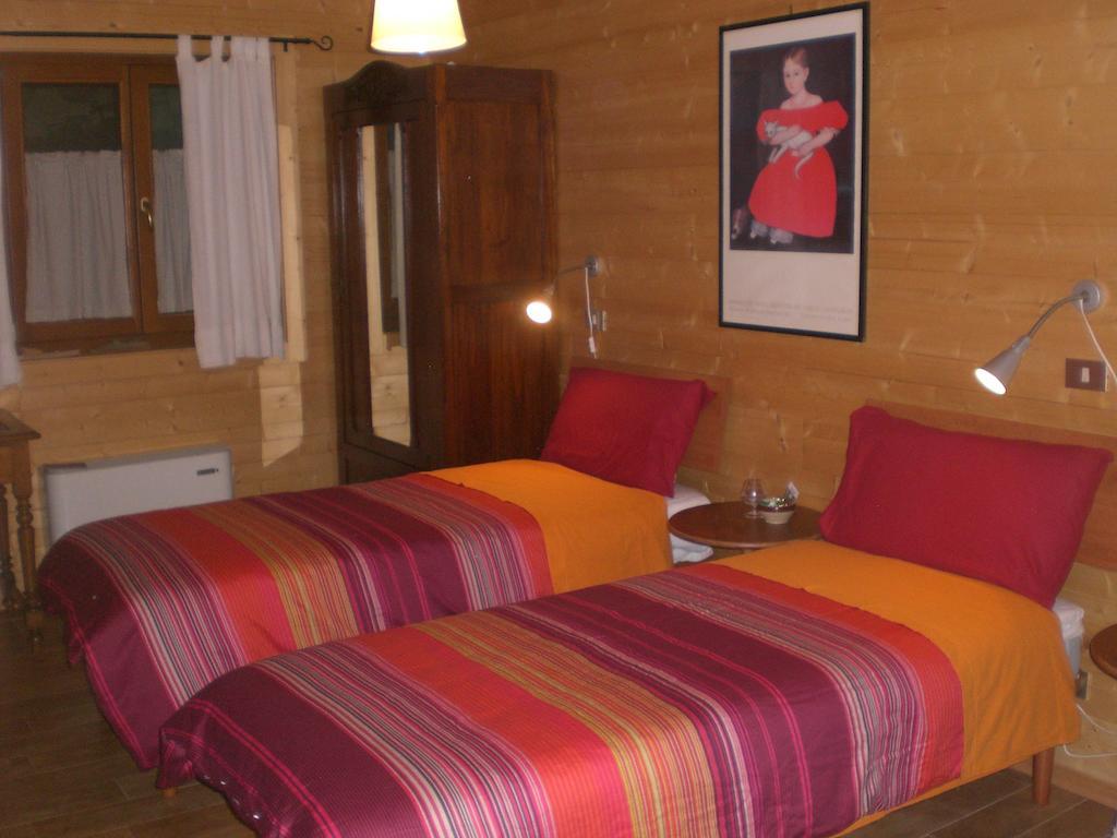 Bed and Breakfast Pera Rionda Caprie Habitación foto